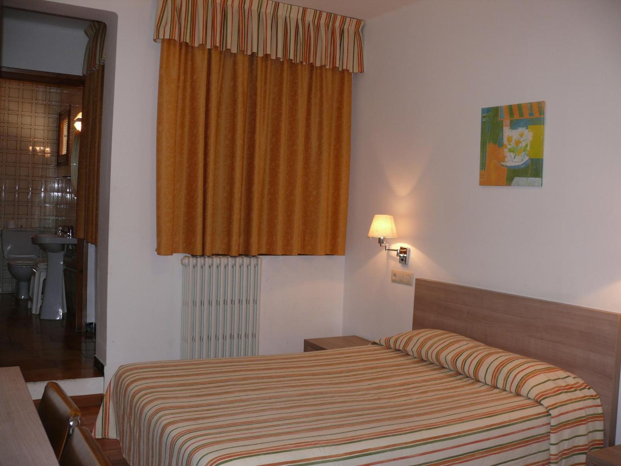 Hostal Muntanya Artesa de Segre ภายนอก รูปภาพ