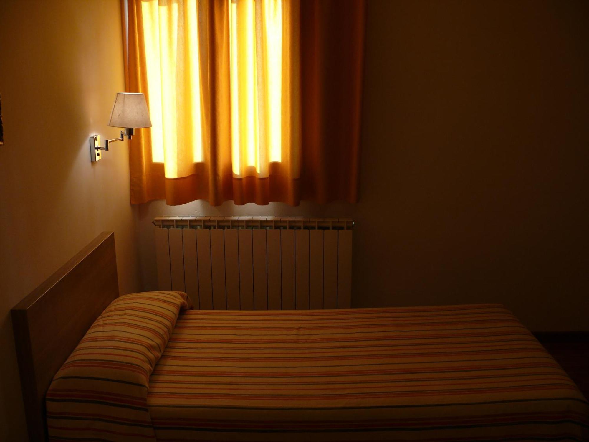 Hostal Muntanya Artesa de Segre ภายนอก รูปภาพ